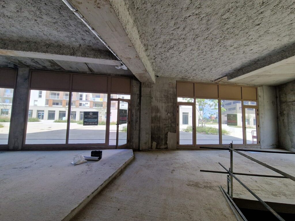 Sud Ouest de Caen – A VENDRE – 106 m² local commercial /Bureaux Neufs