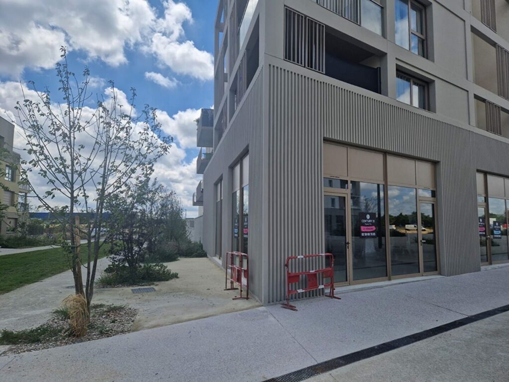 Sud Ouest de Caen – A VENDRE – 106 m² local commercial /Bureaux Neufs