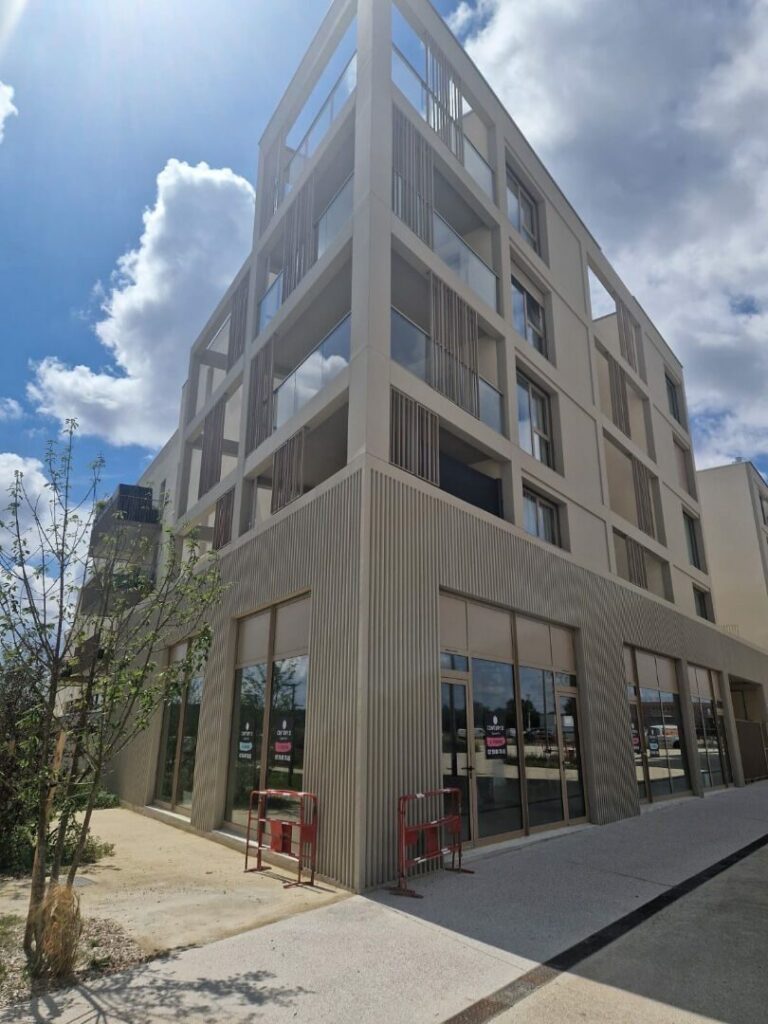 Sud Ouest de Caen – A VENDRE – 106 m² local commercial /Bureaux Neufs
