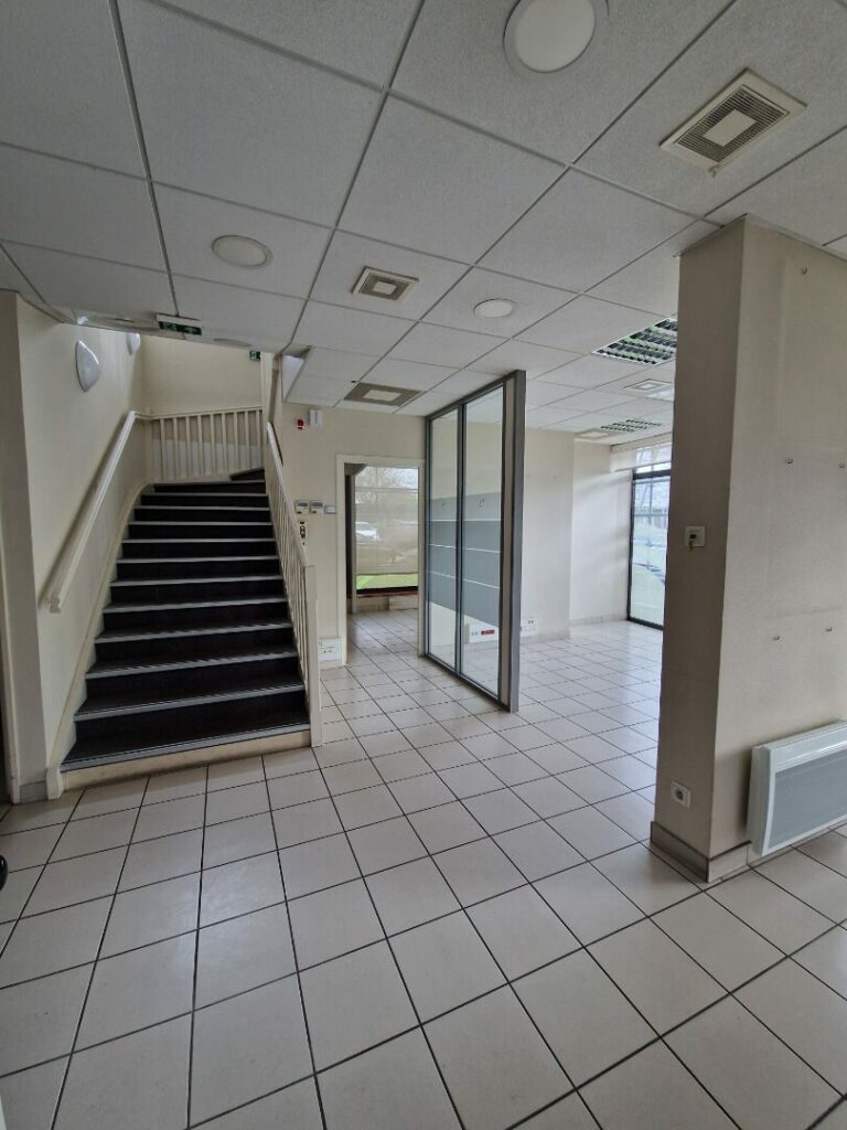 CAEN – A LOUER – Local commercial de 198 m² avec Droit d&rsquo;Entrée