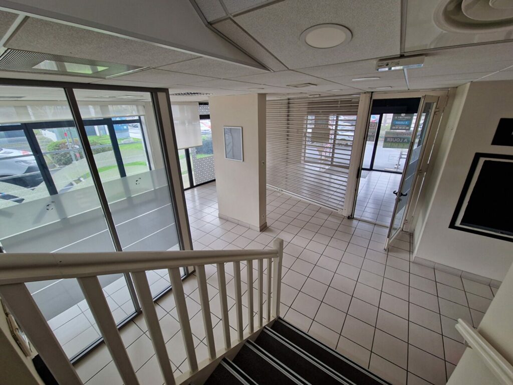 CAEN – A LOUER – Local commercial de 198 m² avec Droit d&rsquo;Entrée