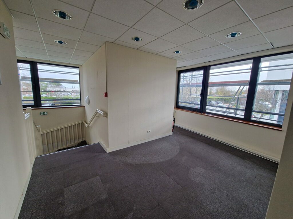 CAEN – A LOUER – Local commercial de 198 m² avec Droit d&rsquo;Entrée