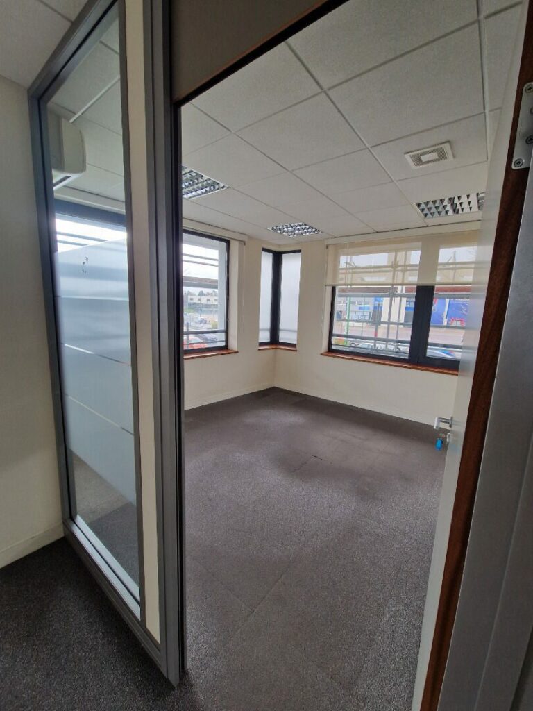 CAEN – A LOUER – Local commercial de 198 m² avec Droit d&rsquo;Entrée